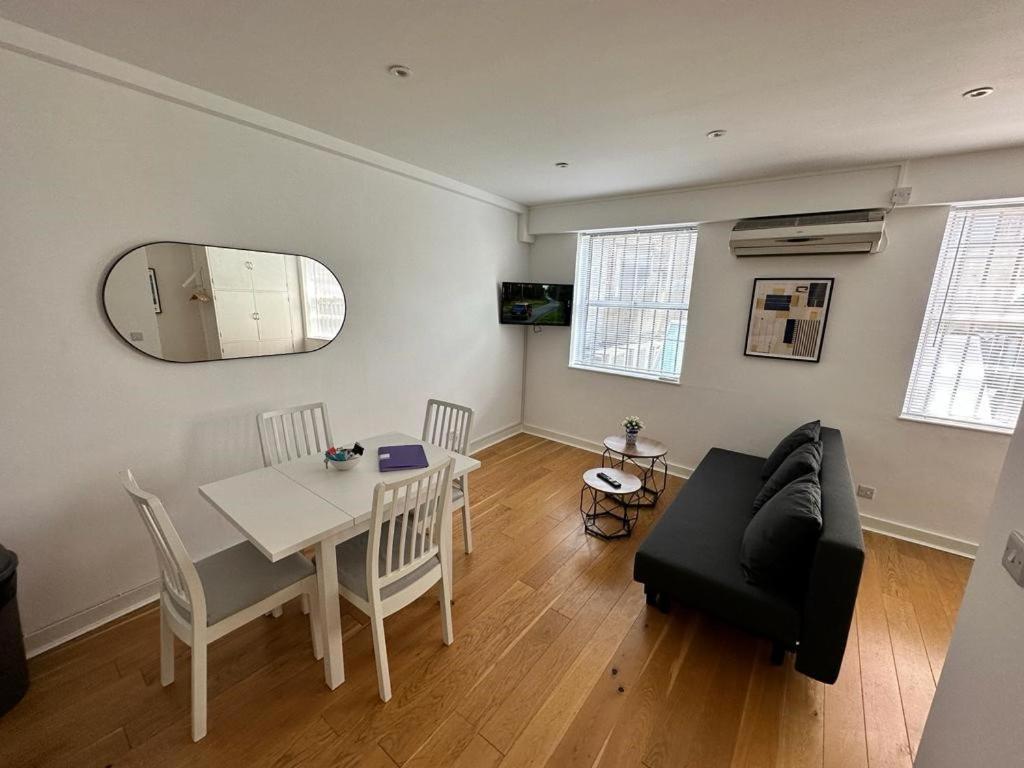 2B Soho Studios By Indigo Flats Sleeps 4 伦敦 外观 照片